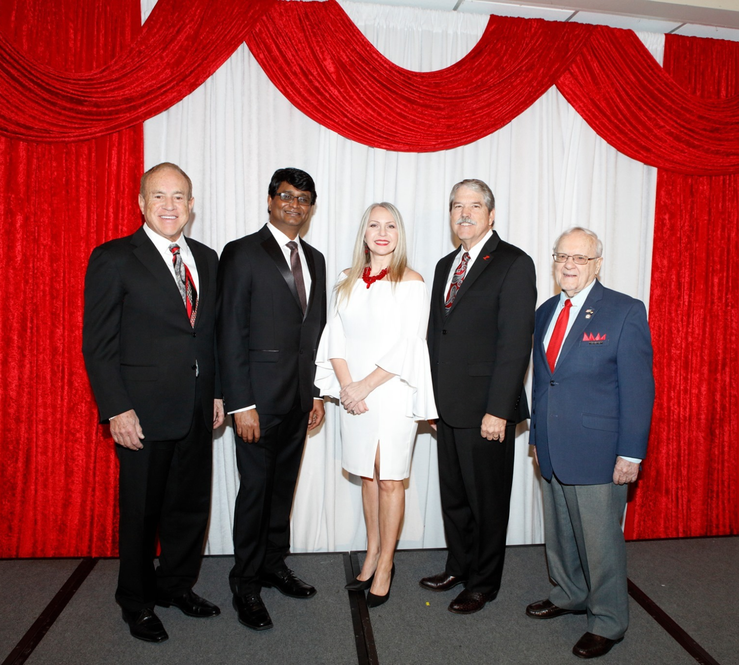 Sandy Adams with the 2020 Heart Ambassadors at the 2019 Bay Area & Galveston Go Red for Women Luncheon.