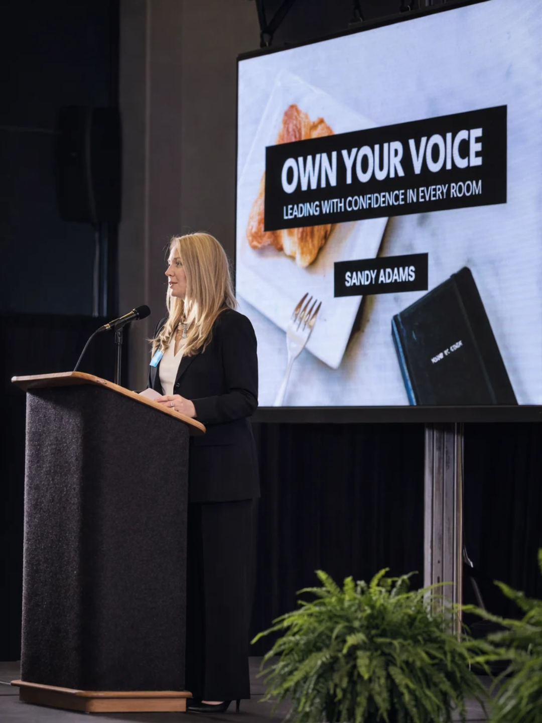 Sandy Adams presenting Lead Out Loud at the Junior League of Memphis Develop HER conference